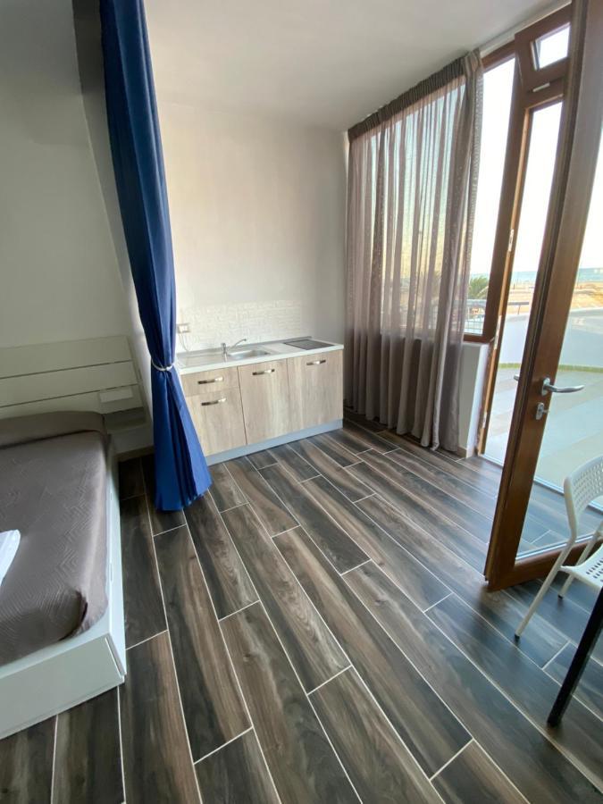 Manfredi Sea Room Вьесте Экстерьер фото